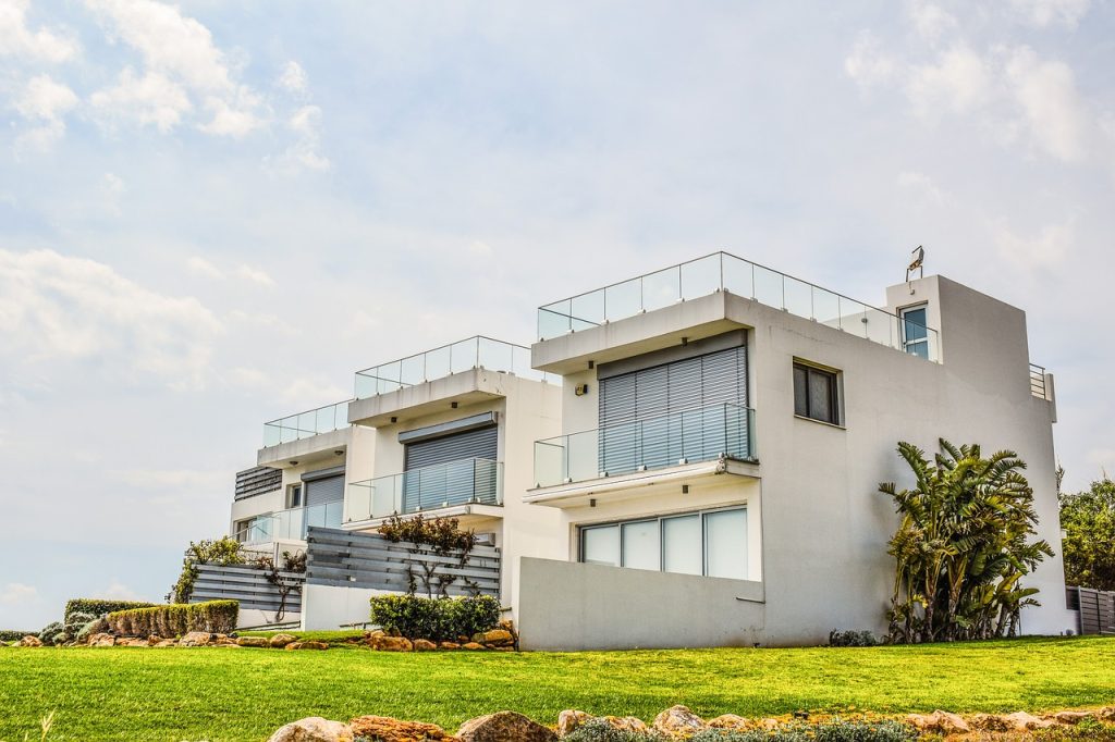 découvrez l'art de posséder une villa : un guide complet sur l'acquisition, la gestion et l'entretien d'une propriété de luxe, alliant confort et prestige. évadez-vous dans vos rêves d'immobilier avec des conseils d'experts.