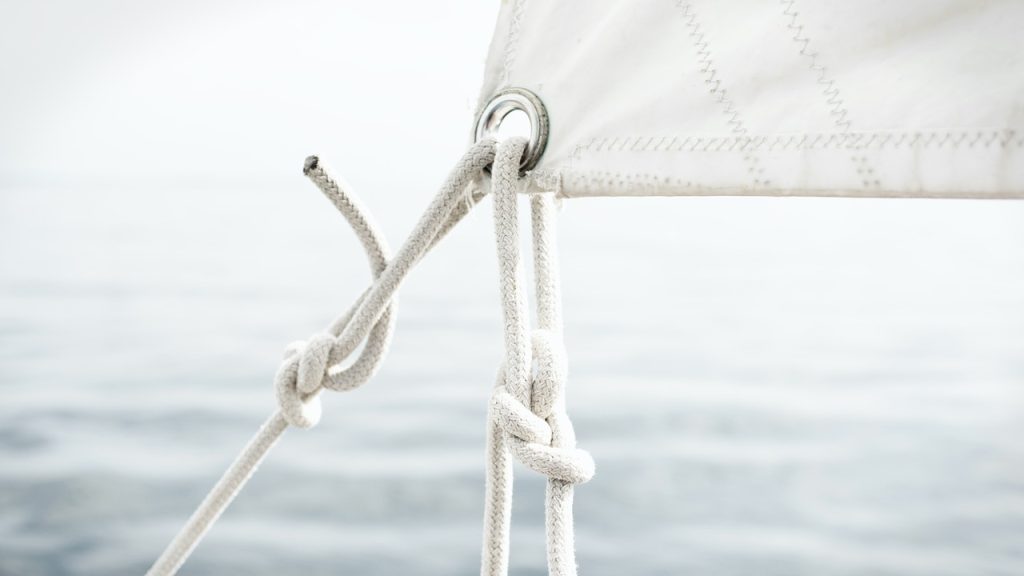 découvrez l'art de la navigation à voile, une activité passionnante qui allie aventure et détente en pleine nature. embarquez pour des expériences inoubliables sur l'eau, apprenez les techniques de voile et explorez des paysages marins à couper le souffle.
