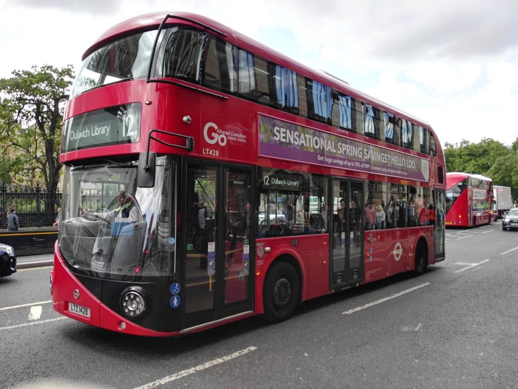 découvrez tout ce qu'il faut savoir sur les transports publics : avantages, modes de transport, et conseils pour optimiser vos trajets en ville. restez connecté avec votre environnement et voyagez de manière économique et écologique.