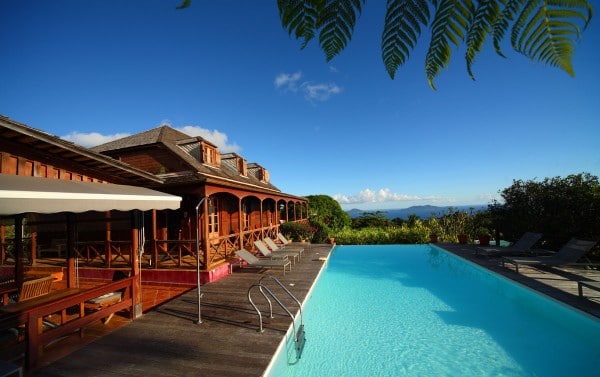découvrez des hébergements de luxe en guadeloupe, alliant confort exceptionnel, service haut de gamme et vue imprenable sur les paysages exotiques. idéal pour un séjour inoubliable dans les caraïbes.