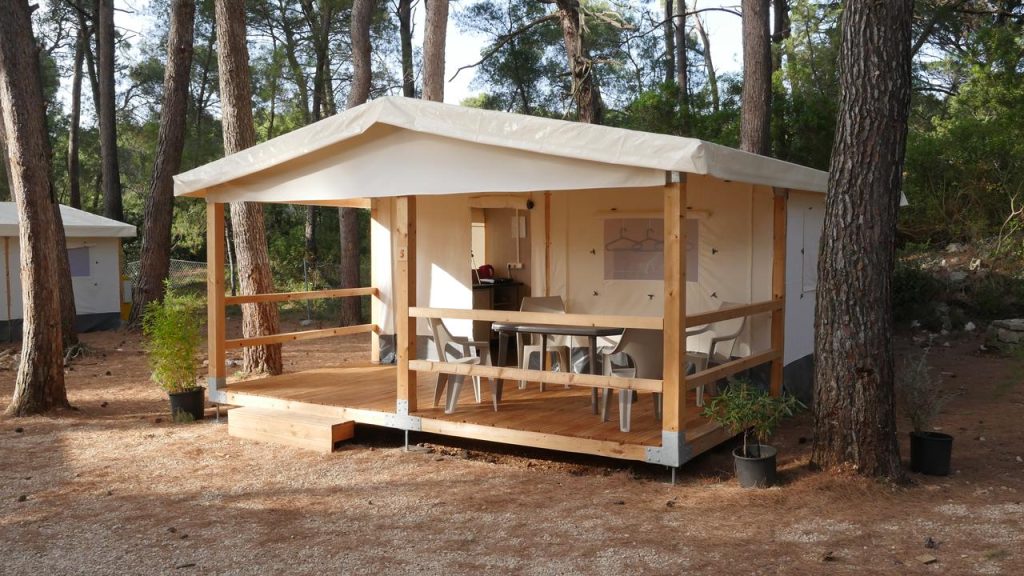 découvrez des options variées de villages vacances, idéales pour des séjours en famille ou entre amis. profitez de paysages enchanteurs, d'activités diversifiées et de services de qualité pour des vacances inoubliables.