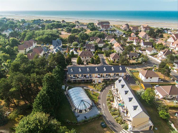 découvrez nos options variées de villages vacances, idéales pour des séjours en famille ou entre amis. profitez du confort, d'activités immersives et d'un cadre naturel exceptionnel pour des vacances inoubliables.