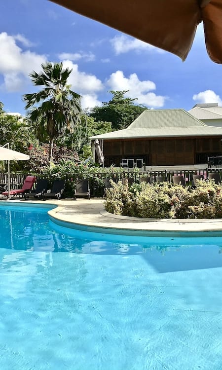 découvrez nos services d'hébergement en guadeloupe, adaptés à tous vos besoins. profitez d'un cadre idyllique, d'un confort optimal et d'un accueil chaleureux pour des vacances inoubliables dans les caraïbes.