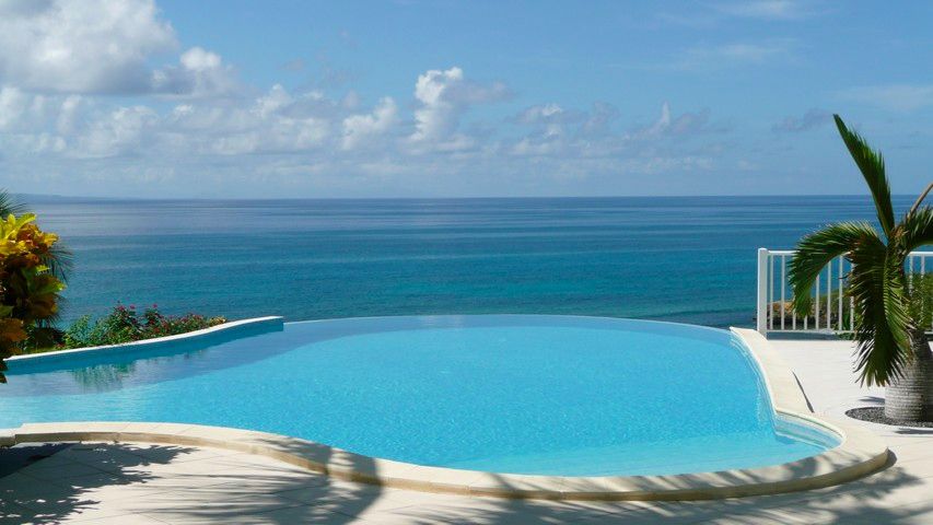 découvrez nos options d'hébergement en guadeloupe, alliant confort, charme et plaisir. que vous cherchiez une villa en bord de mer, un bungalow dans la nature ou un hôtel de luxe, trouvez l'endroit idéal pour vos vacances dans ce paradis des caraïbes.