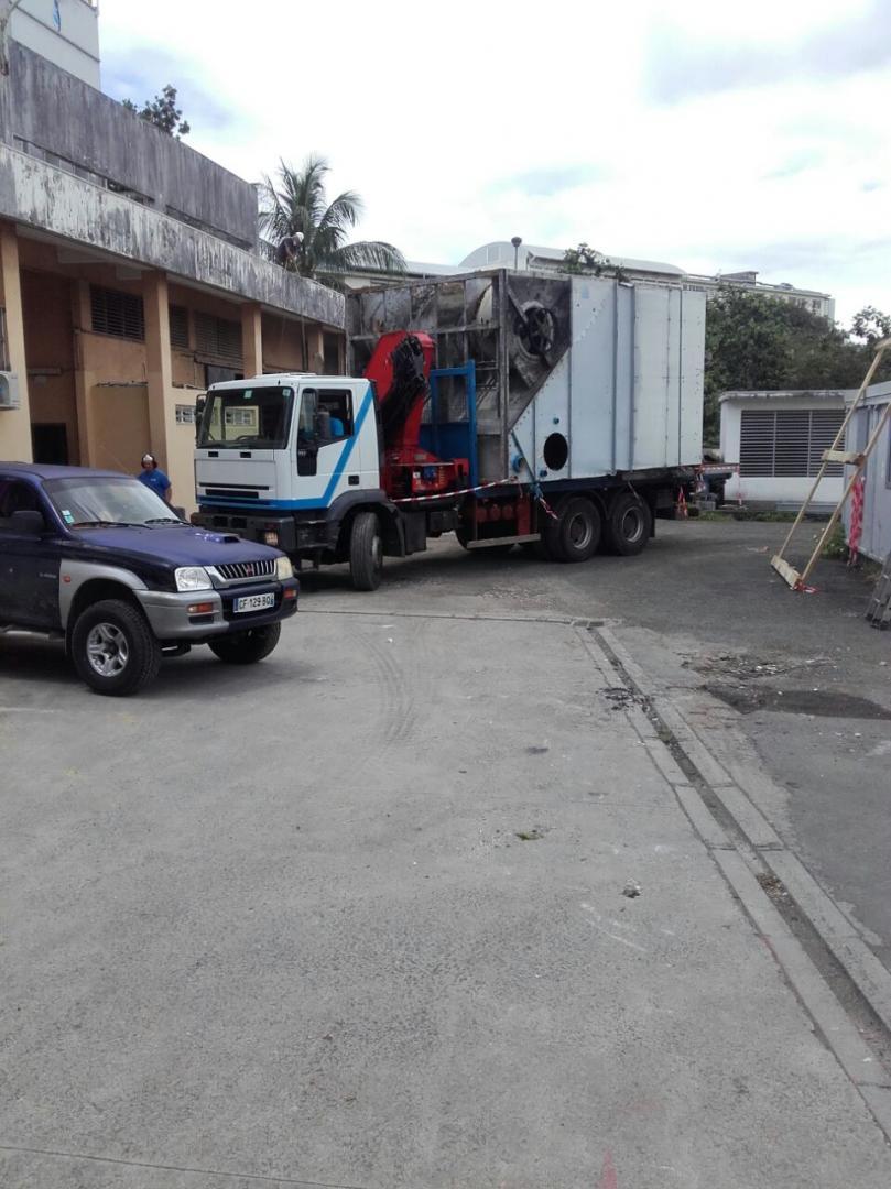 découvrez les différents modes de transports en guadeloupe : bus, taxis, locations de voiture et plus encore. facilitez vos déplacements sur l'île et explorez ses paysages magnifiques en toute liberté.