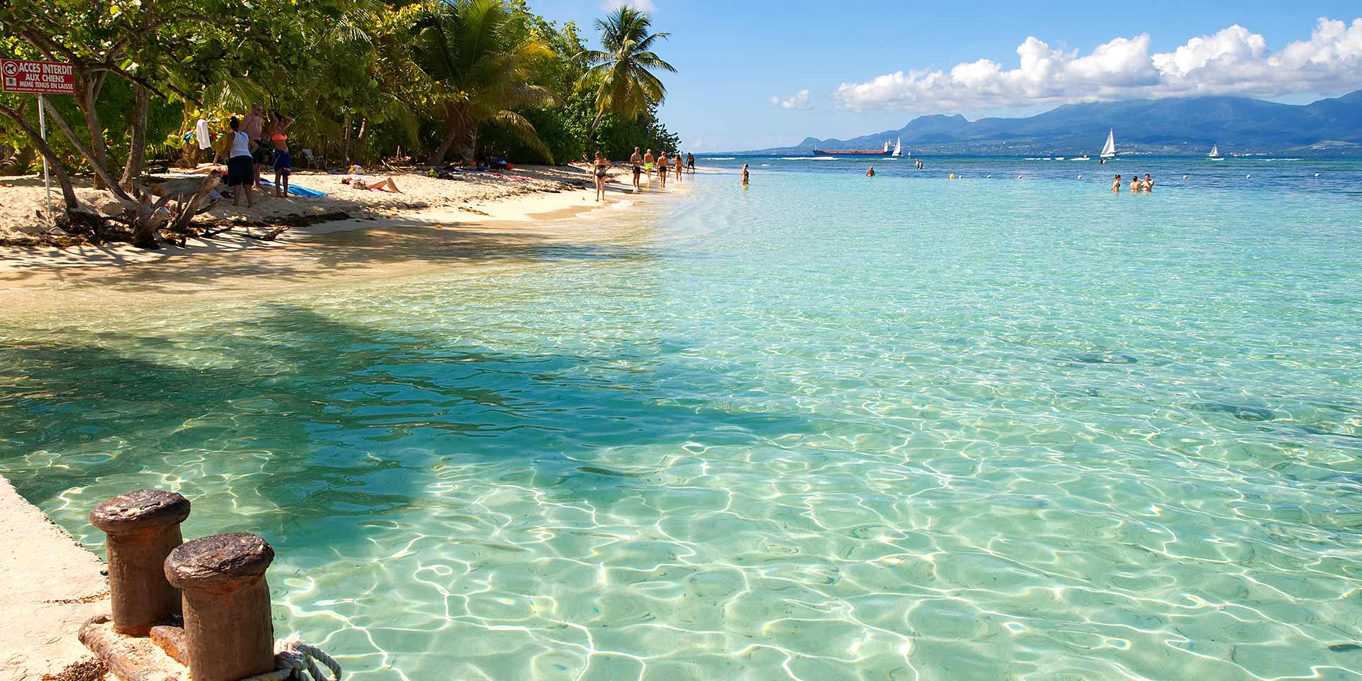 découvrez des offres d'hébergement de dernière minute en guadeloupe. profitez de plages paradisiaques, d'une nature luxuriante et d'une culture riche, tout en bénéficiant de tarifs avantageux pour un séjour inoubliable.