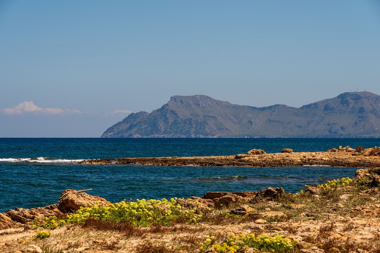 découvrez des locations de vacances idéales pour des séjours inoubliables. profitez de maisons, appartements et chalets tout équipés dans des destinations de rêve. réservez dès maintenant votre escapade parfaite!